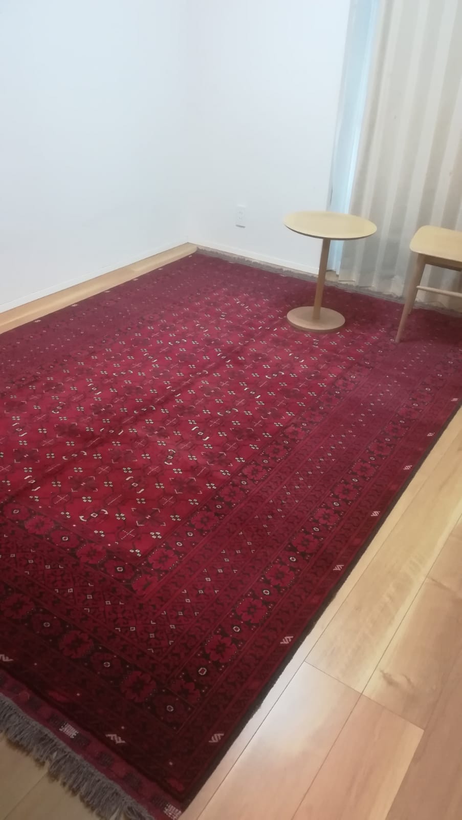 お客様の声：「探し求めた逸品！」取り寄せペルシャ絨毯、リンゴの木モチーフに男性も満足