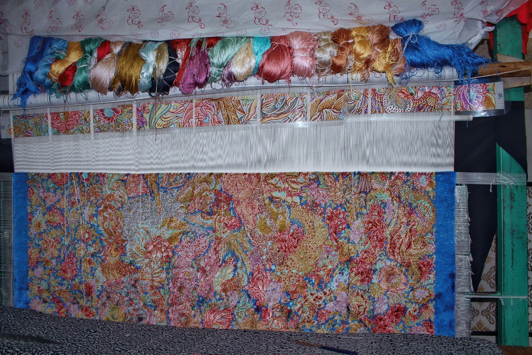 シルク蚕の卵からシルク糸まで