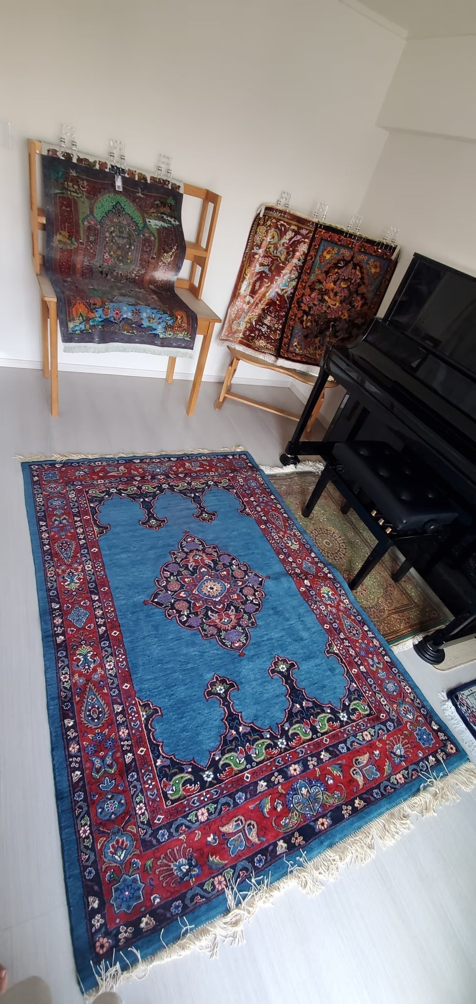 お客様の声：4枚目のペルシャ絨毯も期待以上！ホラーサン地方のウール絨毯に満足