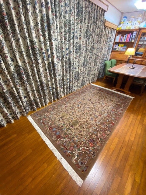 お客様の声：ウィリアム・モリスと調和する「生命の樹」ペルシャ絨毯