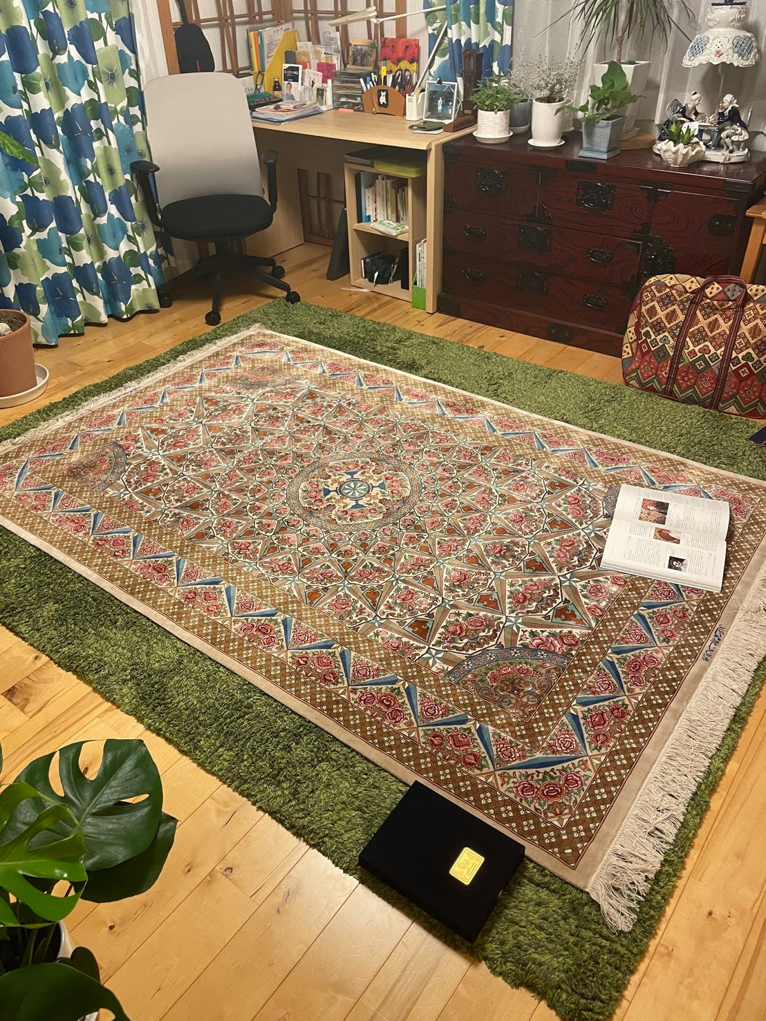 お客様の声：「まさに世界最高峰！」ミルメヒディ工房のペルシャ絨毯「8の楽園」