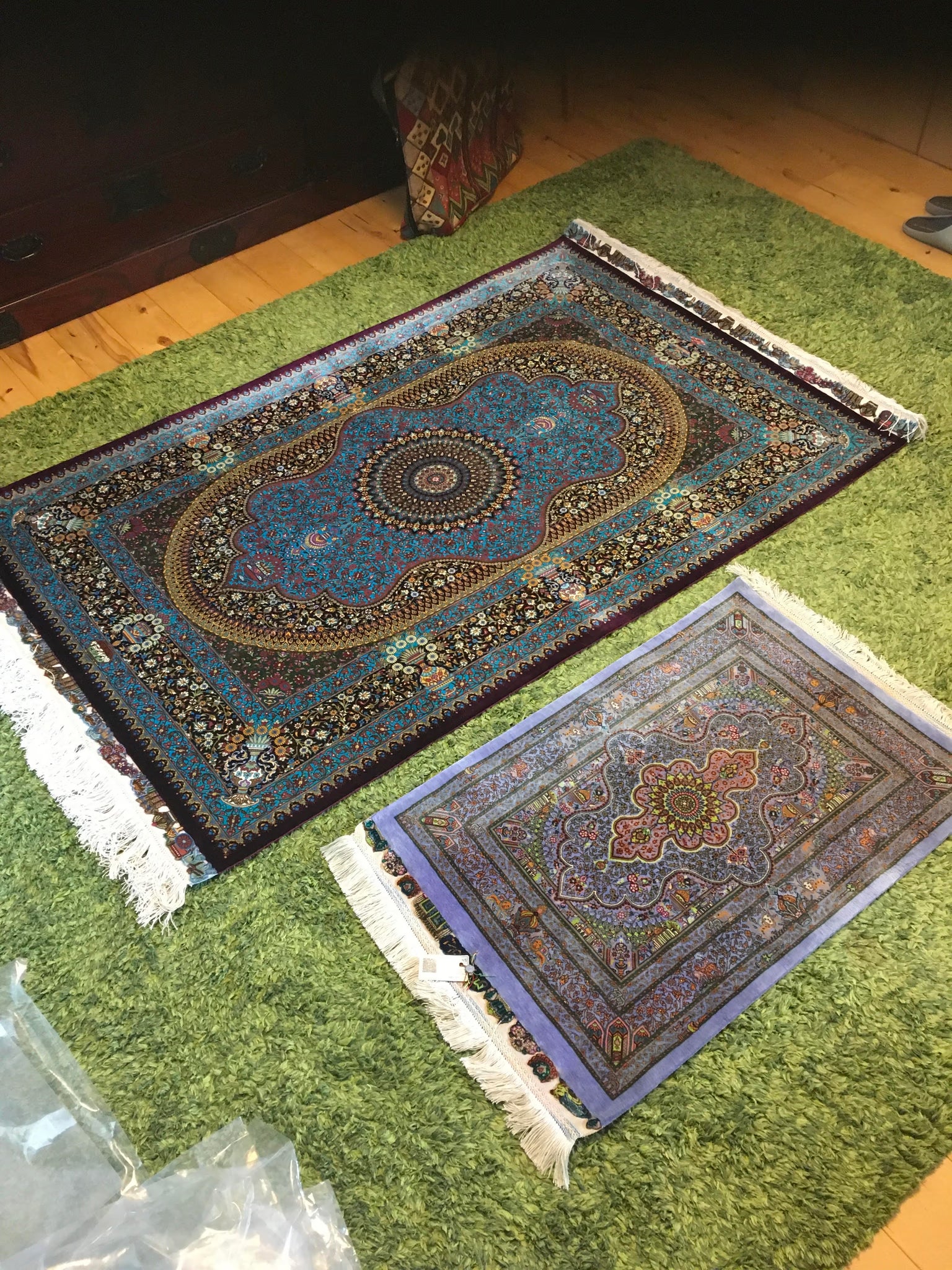 お客様の声：「全く飽きない不思議！」工房のペルシャ絨毯、我が家の家宝に