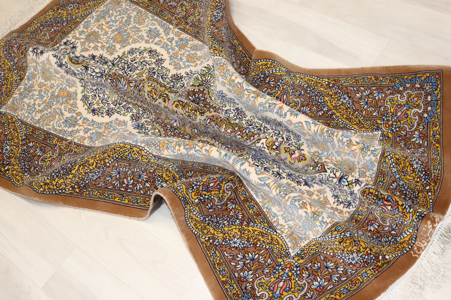 【ファラヒ工房】クム産 シルク＆ウール 100×146cm クリーム×キャメル ID25007
