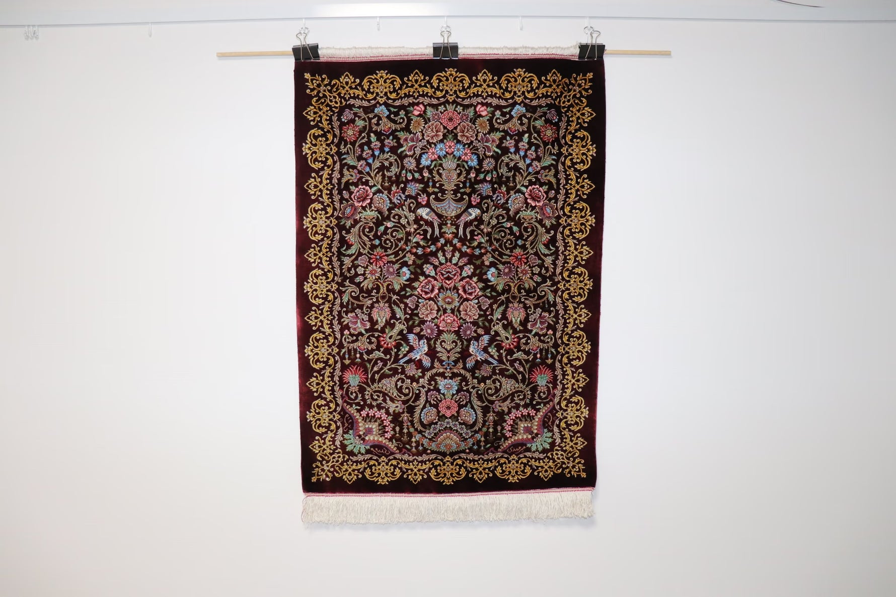 ペルシャ絨毯 クム産 シルク100% ミルメヒディ工房 花と小鳥たち 壁掛け・玄関マットサイズ　 - ペルシャ絨毯専門店(ゴレスタン)