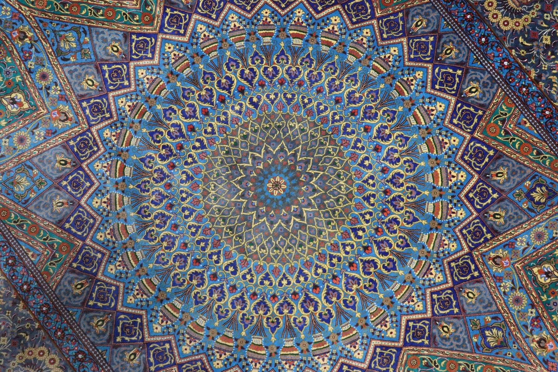 ペルシャ絨毯 クム産 シルク100% [アルバル工房] 人気のドーム柄 ゴンバディ文様 ID11007