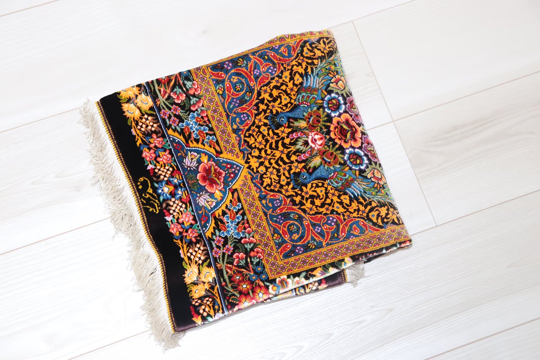 ペルシャ絨毯 クム産 シルク100% [アルバル工房]  芸術の極み 生命の樹＆孔雀 玄関マットサイズ 壁飾り ID11009