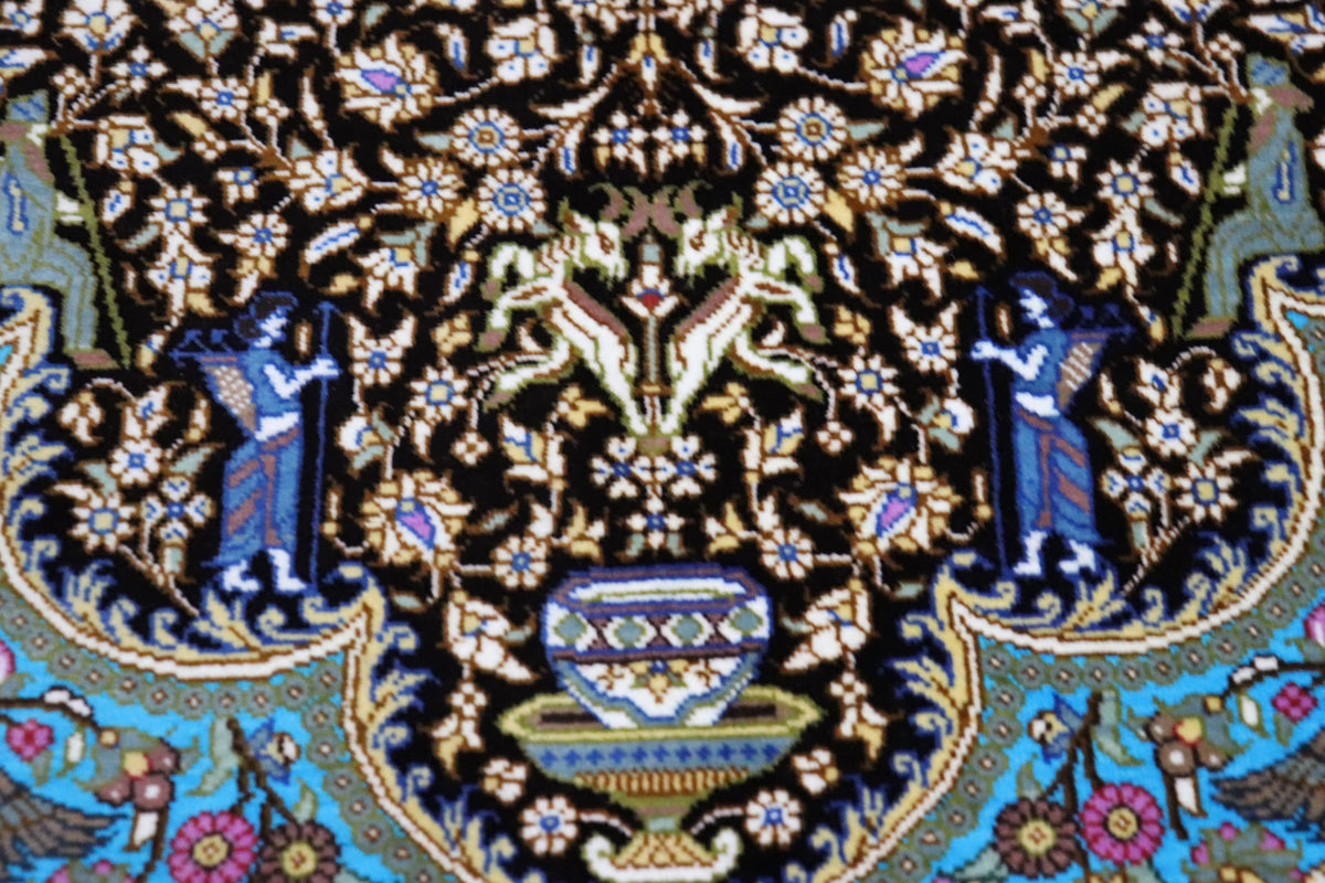 ペルシャ絨毯 クム産 シルク100% [アルバル工房] 気品あふれるメダリオン柄 リビングスペースサイズ ID12013