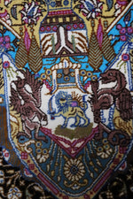 ペルシャ絨毯 クム産 シルク100% [アルバル工房] 気品あふれるメダリオン柄 リビングスペースサイズ ID12013