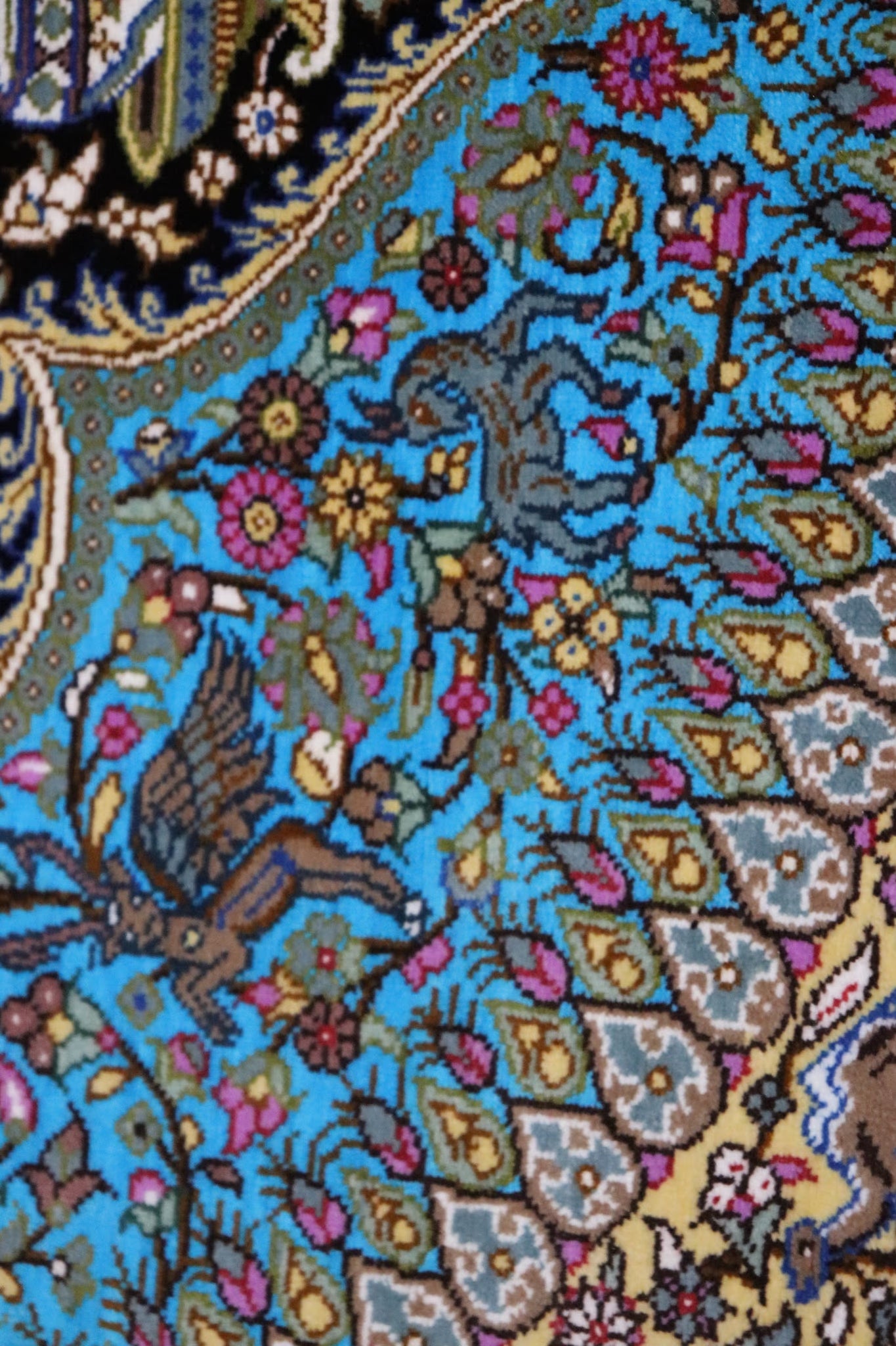 ペルシャ絨毯 クム産 シルク100% [アルバル工房] 気品あふれるメダリオン柄 リビングスペースサイズ ID12013