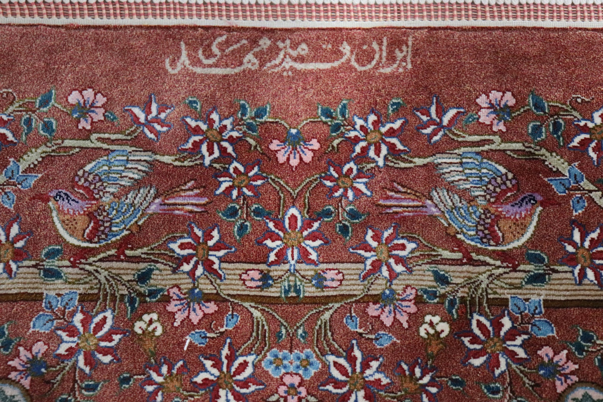 ペルシャ絨毯 クム産 シルク100% ミルメヒディ工房 生命の樹・花瓶・小鳥たちの楽園 工房自信作 リビングスペースサイズ - ペルシャ絨毯専門店(ゴレスタン)