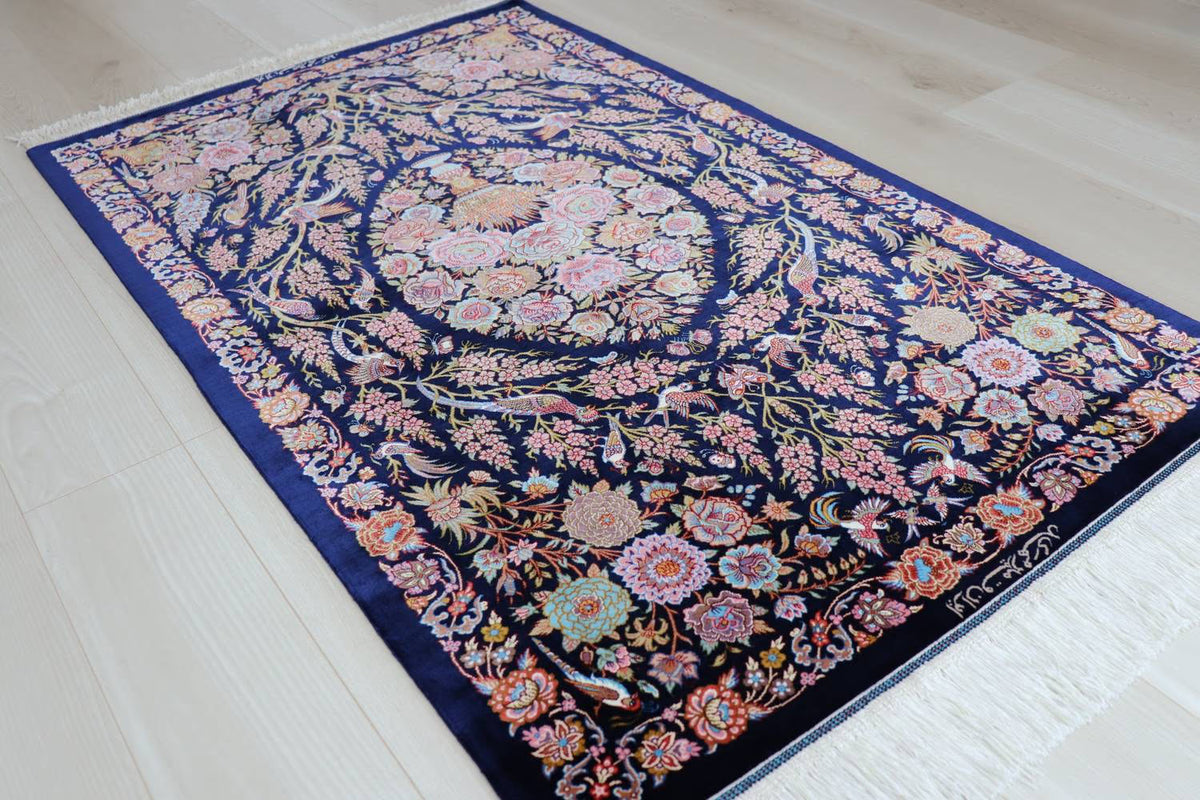 ペルシャ絨毯 クム産 シルク 100% [ミルメヒディ工房] 生命の樹、メダリオン、花瓶文様が見事に融合し、国連ジュネーブ事務局にも展示中の特別な逸品 ID2005 - 画像8