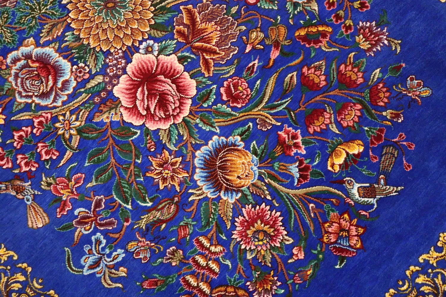 ペルシャ絨毯 クム産 シルク100% [ミルメヒディ工房] 空色ブルーに咲く優美な花束文様 ID21007