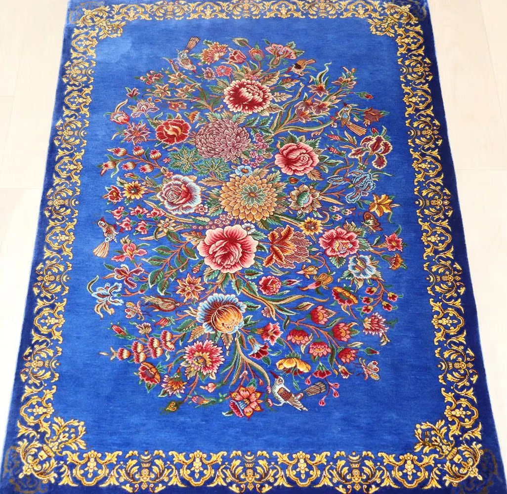 ペルシャ絨毯 クム産 シルク100% [ミルメヒディ工房] 空色ブルーに咲く優美な花束文様 ID21007