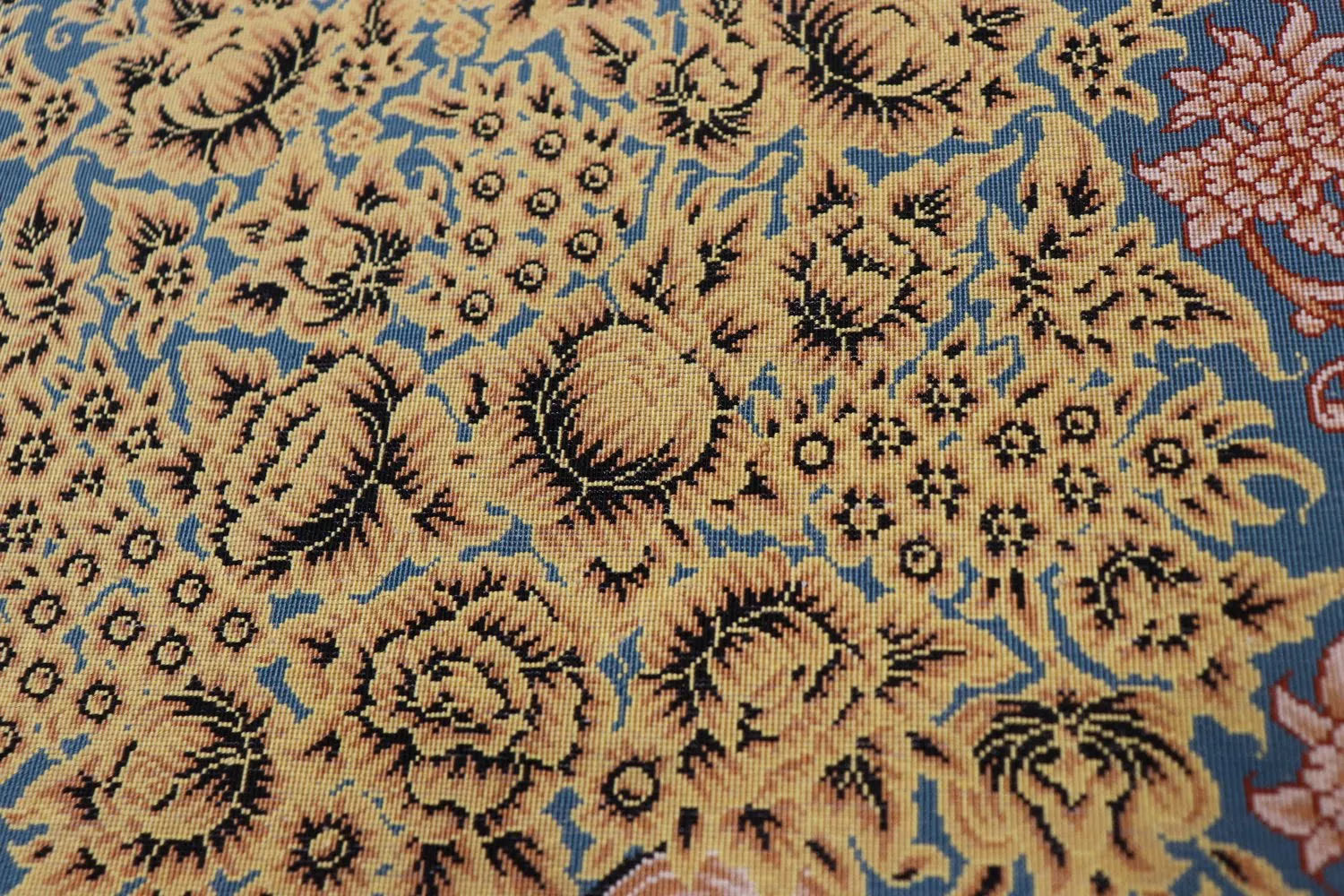 ペルシャ絨毯 クム産 シルク100% [ミルメヒディ工房] 花瓶文様と青緑の美しいコントラスト ID21020