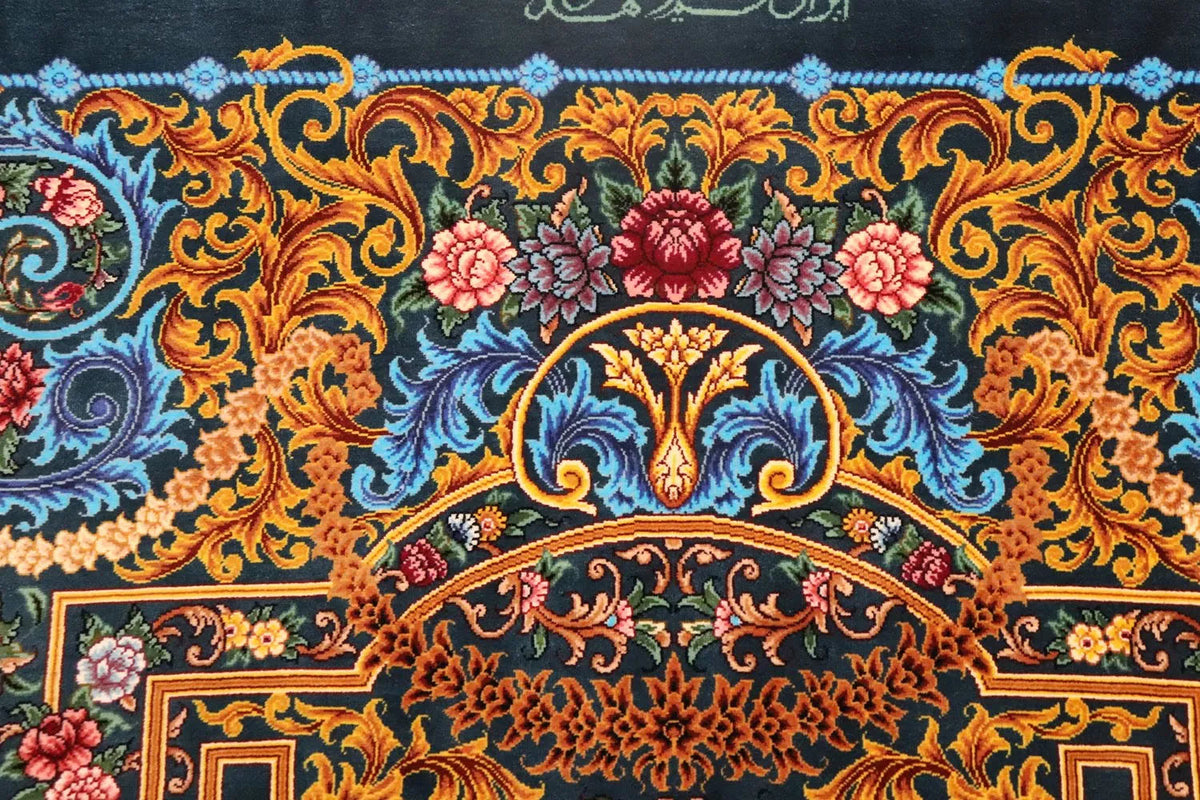 ペルシャ絨毯 クム産 シルク100% [ミルメヒディ工房]  深緑 豪華な花瓶柄 ID21021