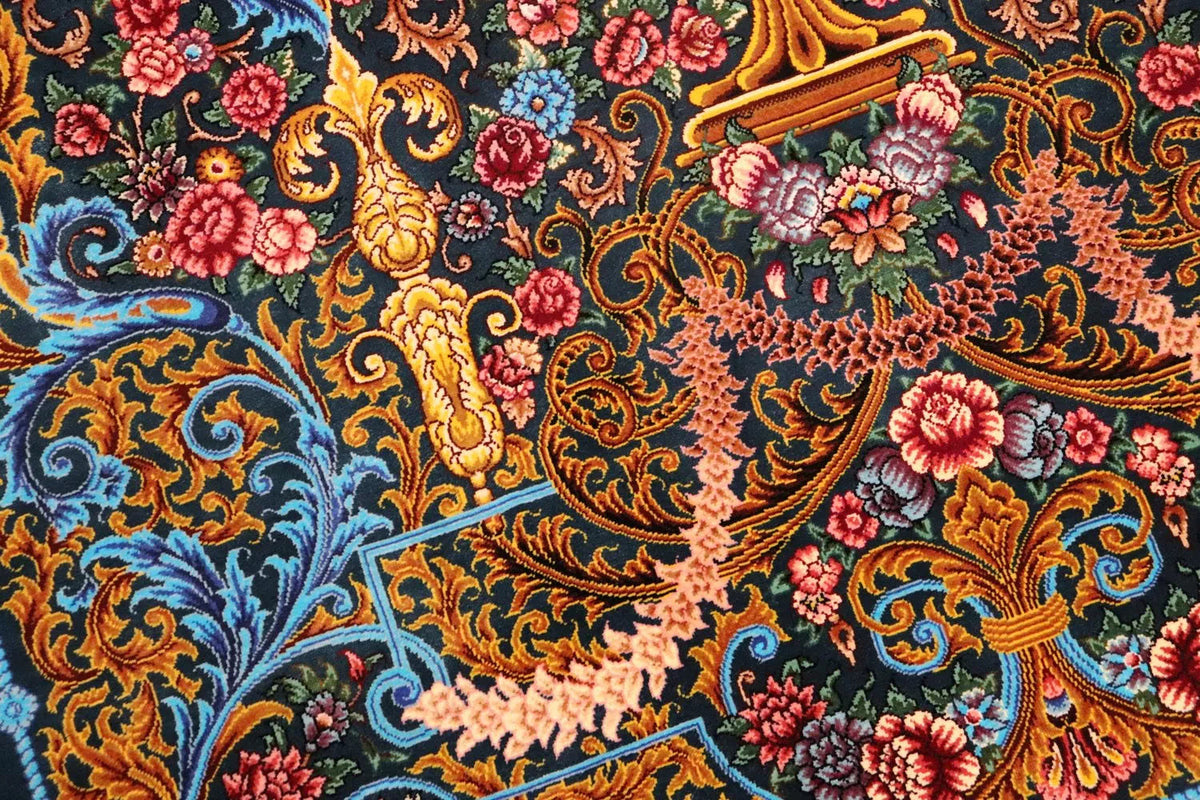 ペルシャ絨毯 クム産 シルク100% [ミルメヒディ工房]  深緑 豪華な花瓶柄 ID21021