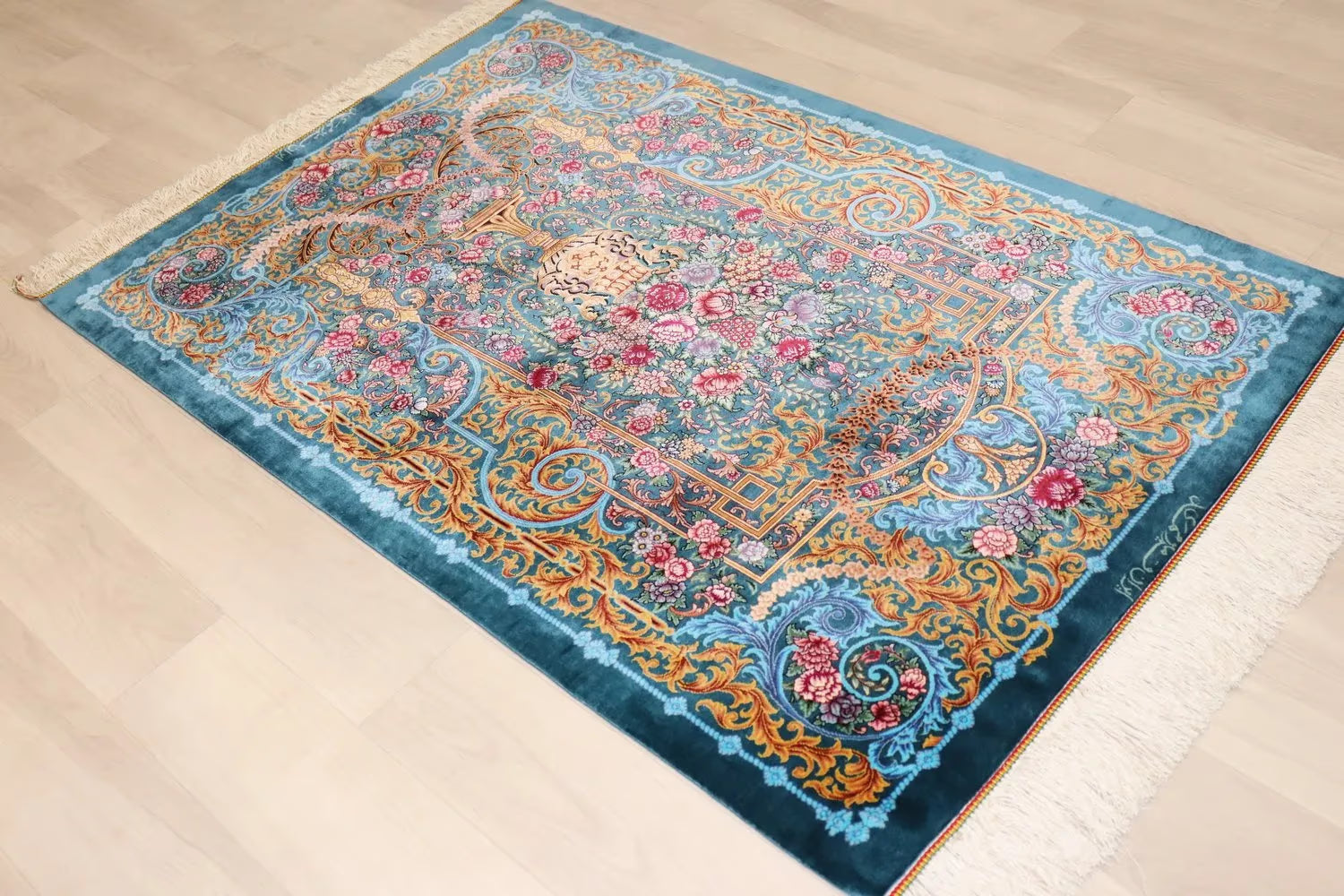 ペルシャ絨毯 クム産 シルク100% [ミルメヒディ工房]  深緑 豪華な花瓶柄 ID21021