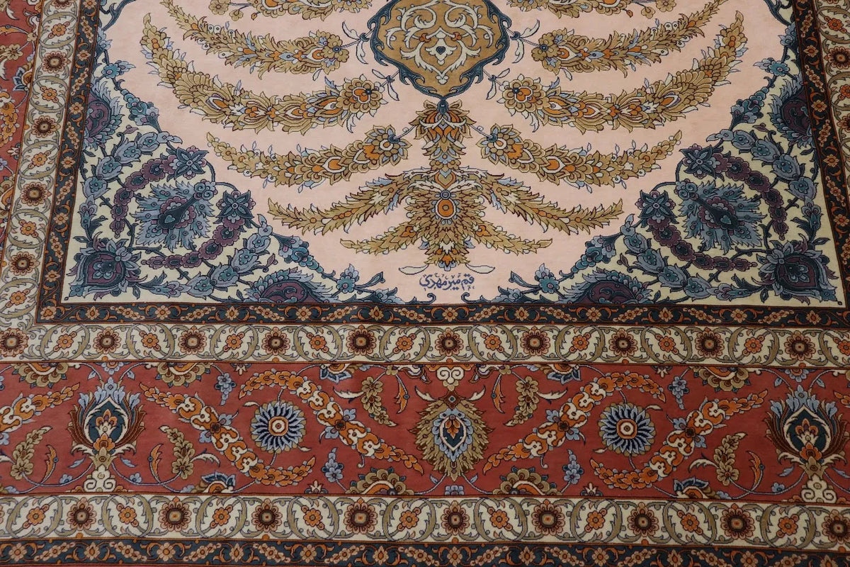 ペルシャ絨毯 クム産 シルク100% ［ミルメヒディ工房］ 伝統的メダリオン柄と赤縁の華やかさが魅力の一枚 ID22001