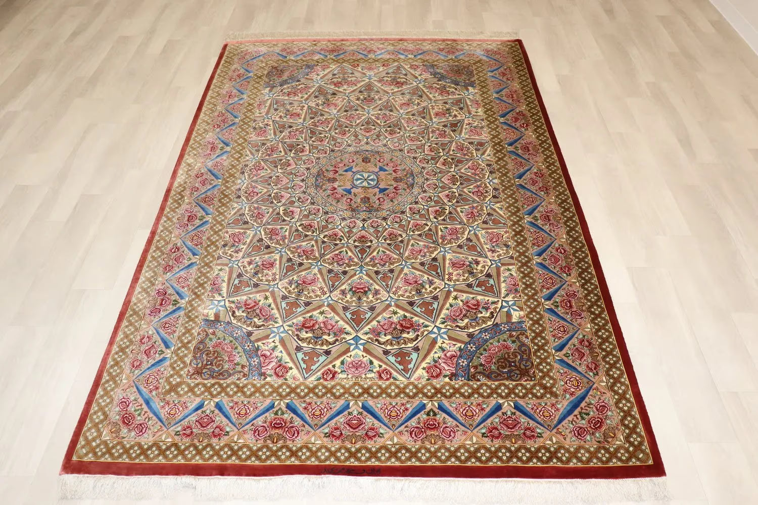 ペルシャ絨毯 クム産 シルク100% [ミルメヒディ工房] ドーム柄 暖色系ゴンバディ文様 ID22004