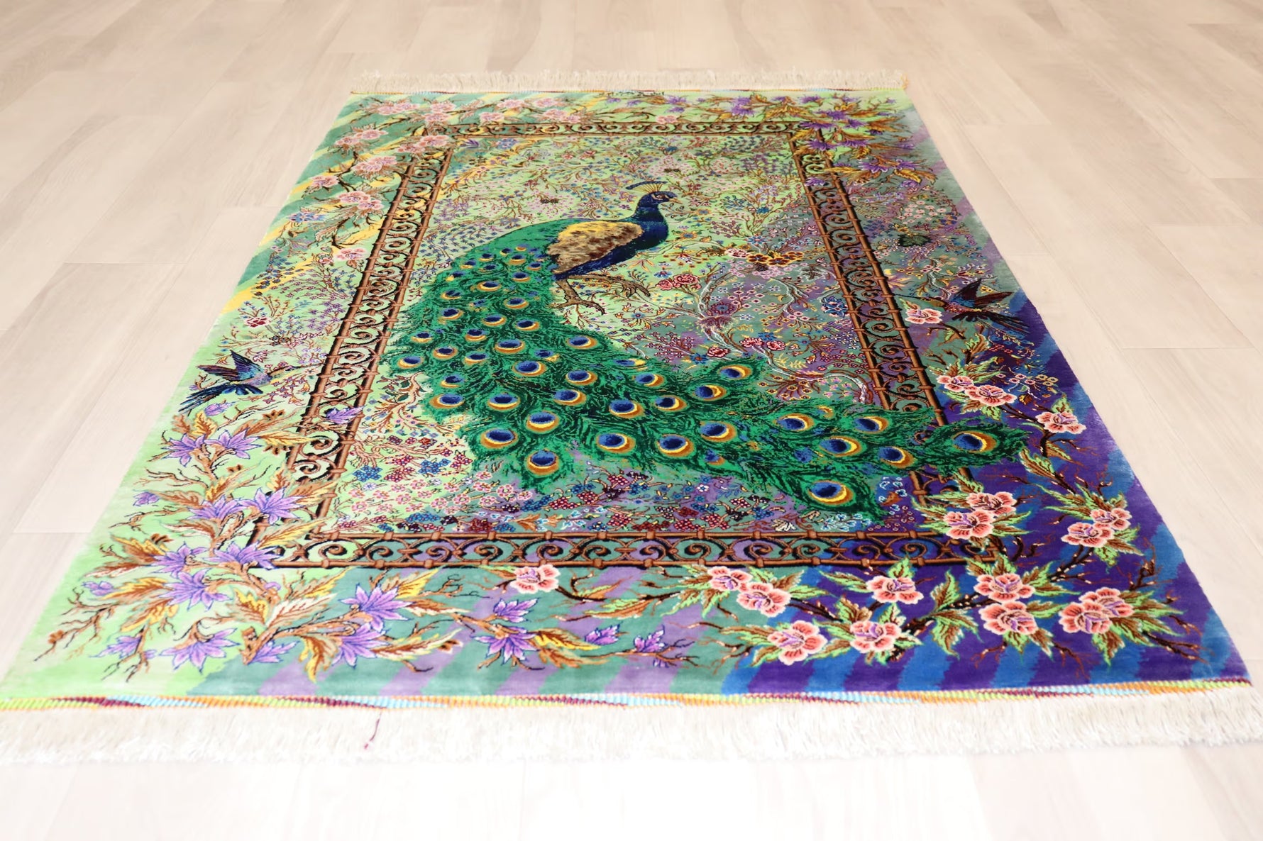 ペルシャ絨毯 クム シルク100% アミール工房 孔雀柄 79×118cm フリンジ部分 ID22005