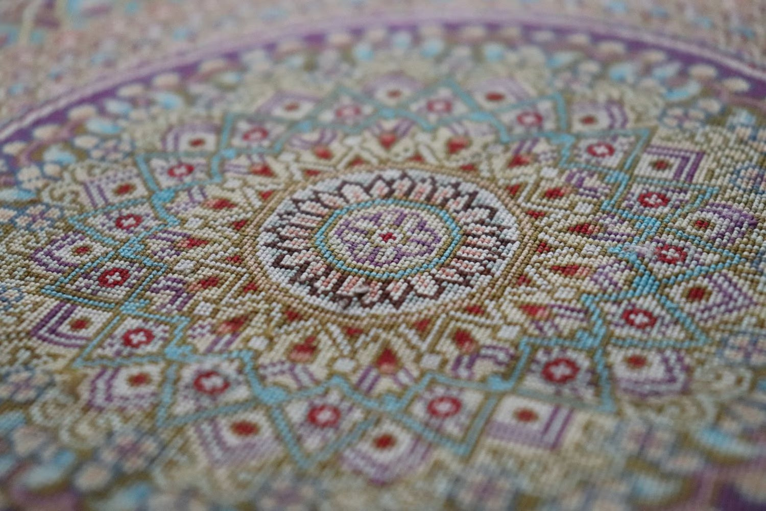 ペルシャ絨毯 クム産 シルク 100% [Sedigiyan/セディギヤン工房] メダリオン柄 ID9012 - 画像29