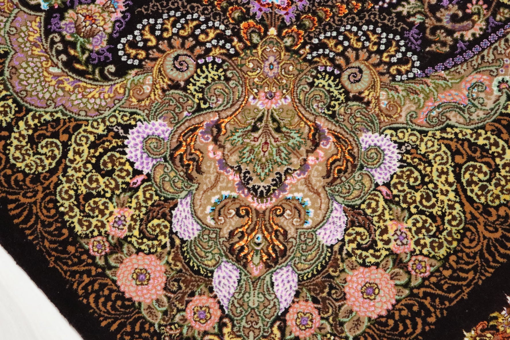 シックなアースカラー クム産 【サマディ工房】 102×162cm 茶×緑「Lachak Toranj」ID25004