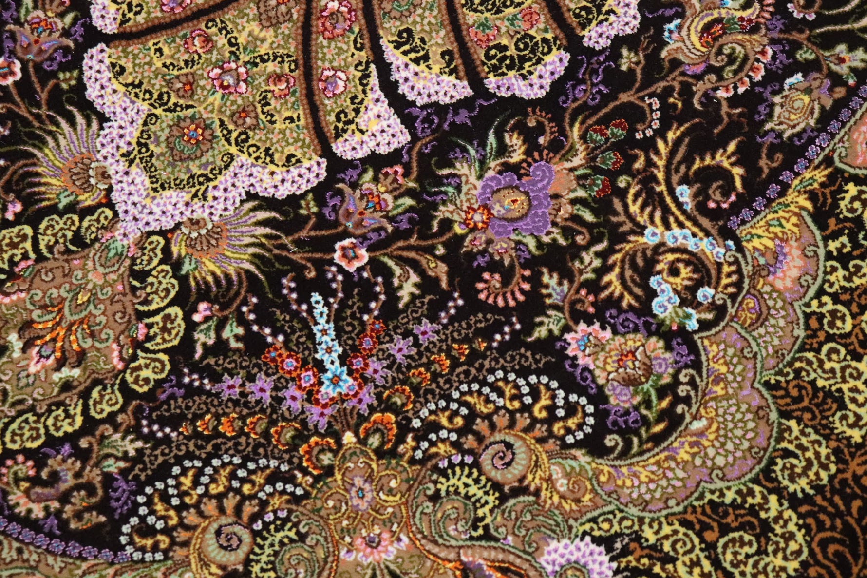 シックなアースカラー クム産 【サマディ工房】 102×162cm 茶×緑「Lachak Toranj」ID25004