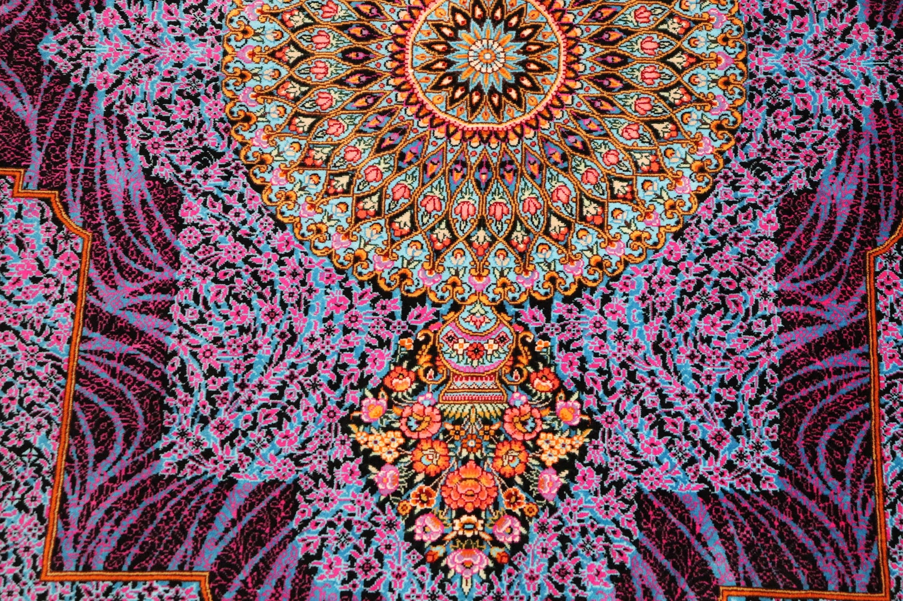 【ビギ工房】クム産シルク 122×77cm 紫の小宇宙「Modern Medallion」ID25012