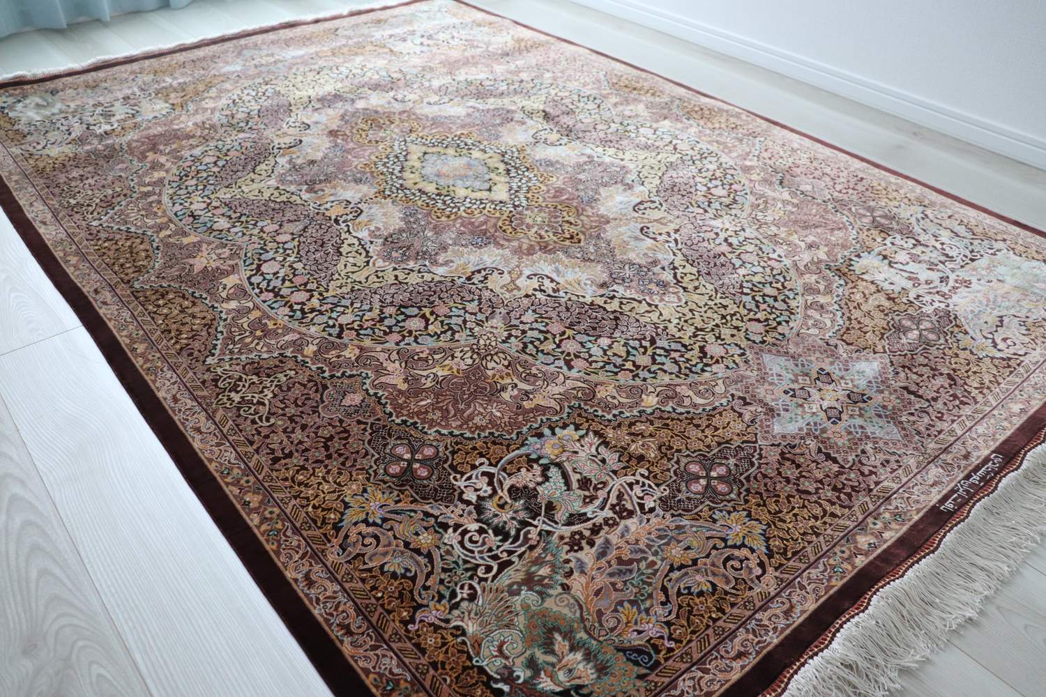 【美品】 ペルシャ絨毯 手織り クム Qom 産 メダリオン柄 シルク ペルシャ絨毯 クム産 シルク 100% [Sajyadi/サジャディ工房