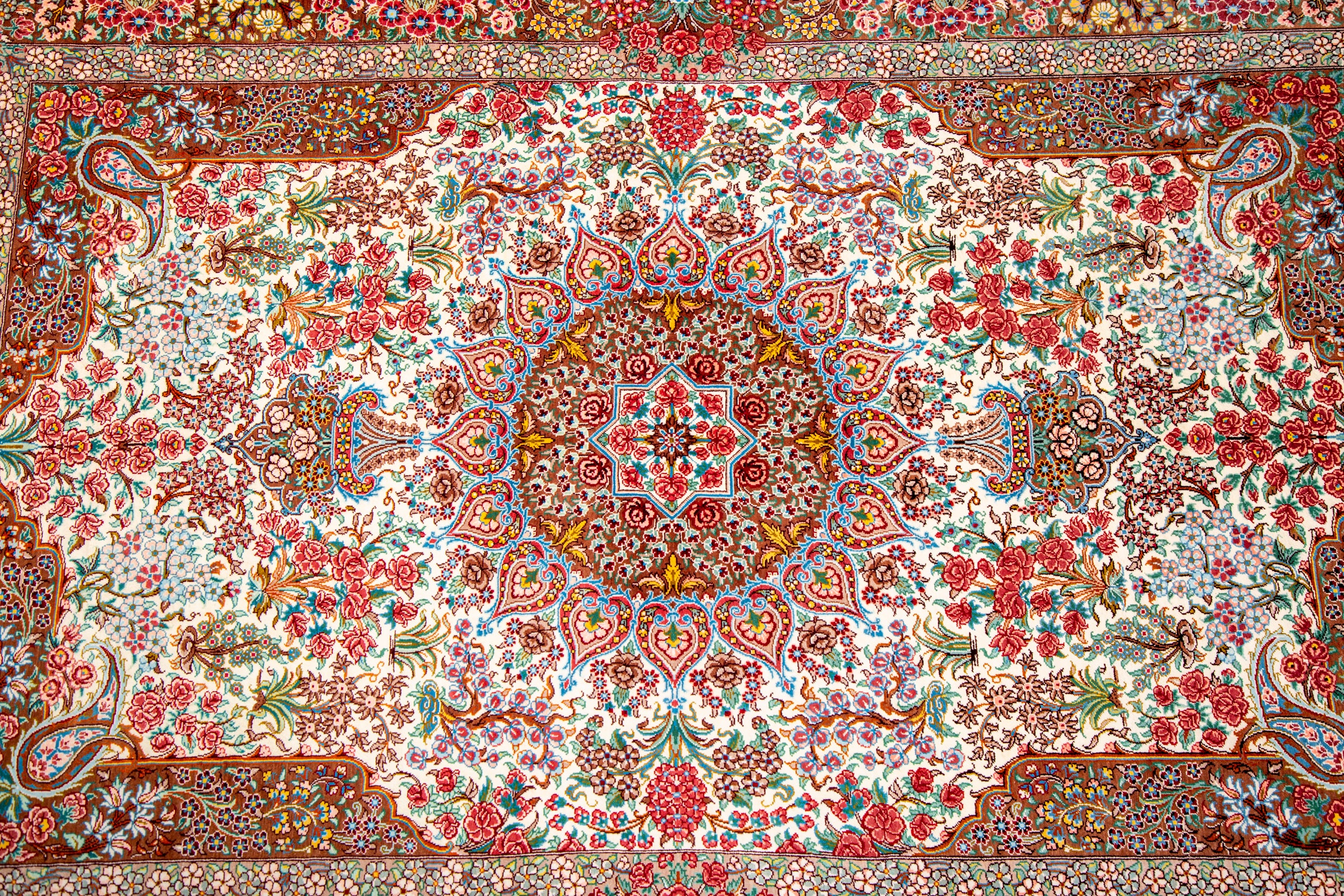 ペルシャ絨毯 クム産 シルク100% [Rajyuridy/ラジュリディ工房