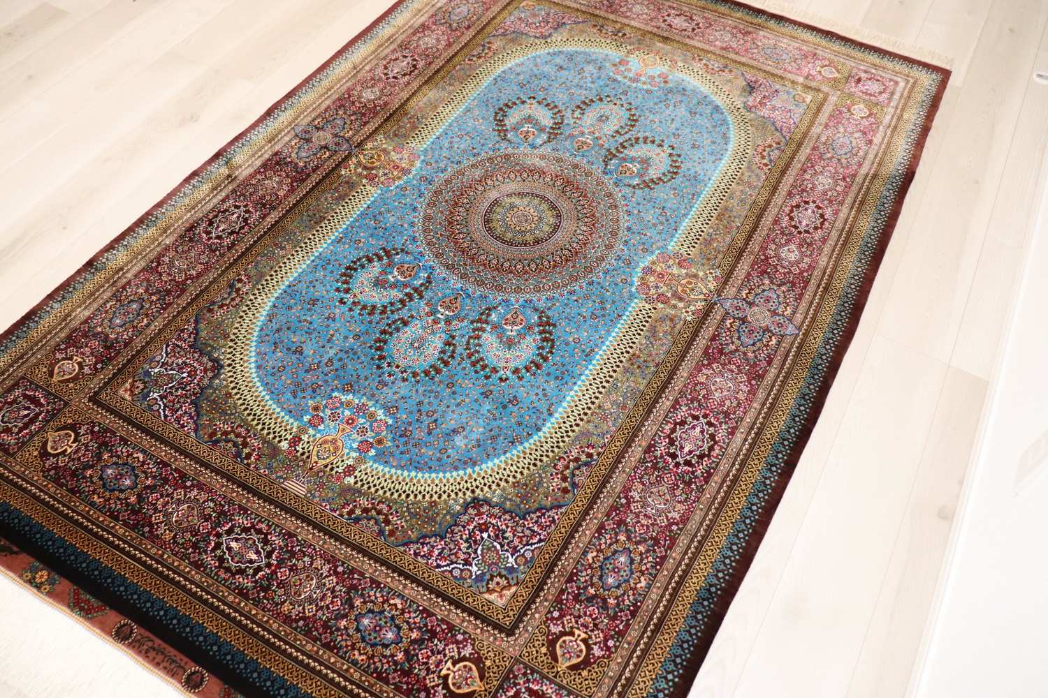 ペルシャ絨毯 クム産 シルク 100% [Sedigiyan/セディギヤン工房