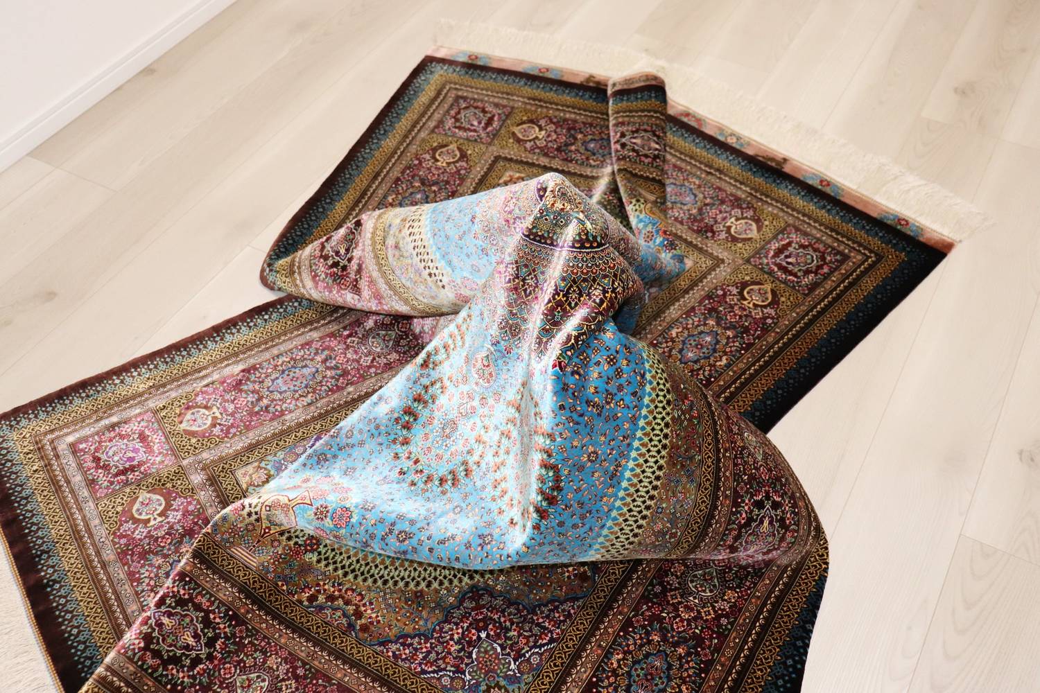 ペルシャ絨毯 クム産 シルク 100% [Sedigiyan/セディギヤン工房