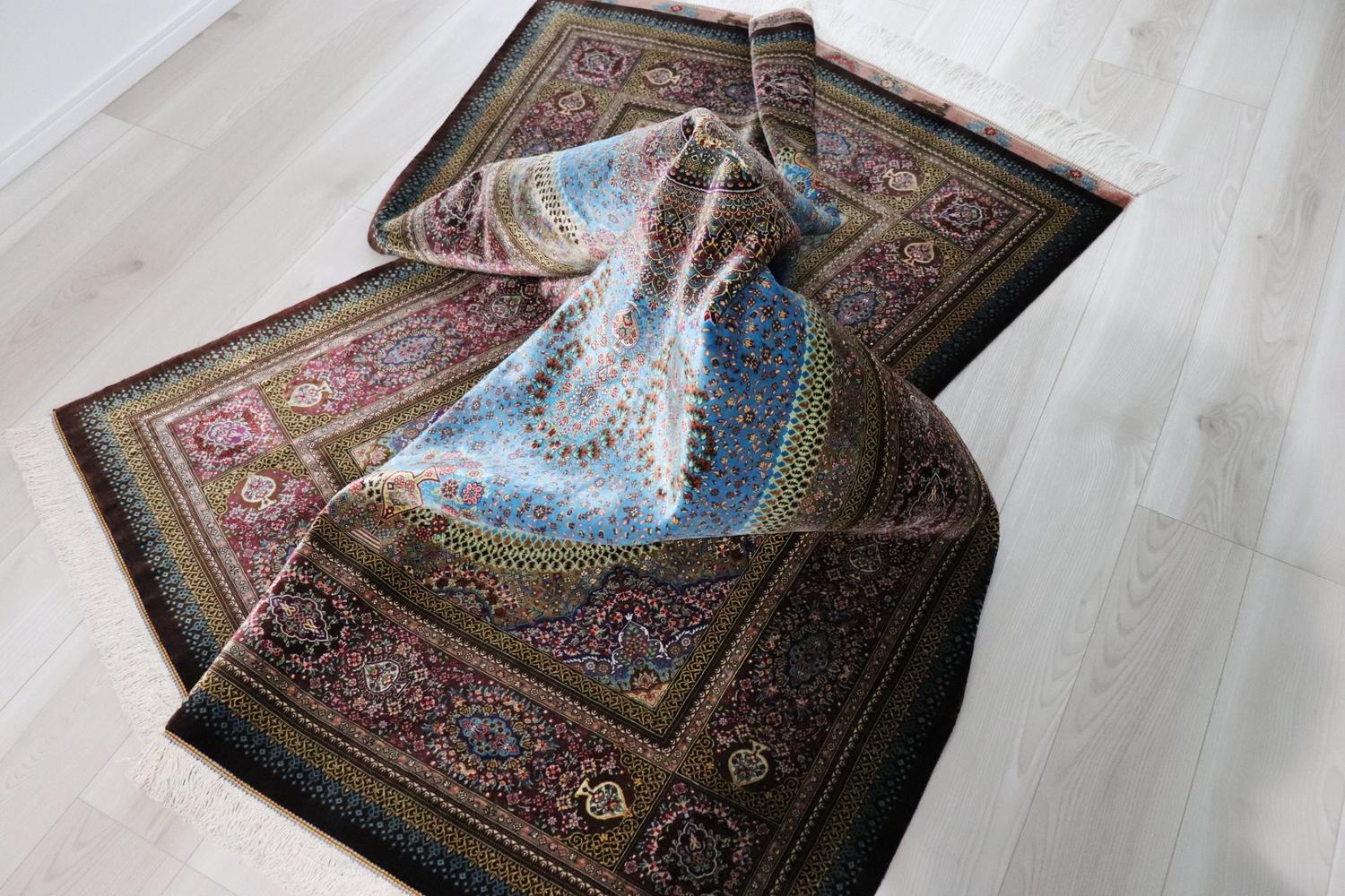 ペルシャ絨毯本物100%シルク手織り新品有名タギーミ工房、50%割引 非常に綺麗 ペルシャ絨毯本物100%シルク手織り新品有名タギーミ工房、50%割引 非常