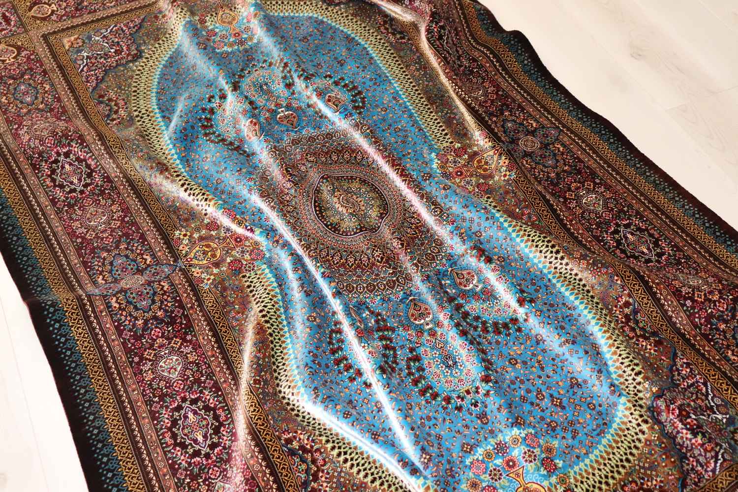 ペルシャ絨毯 クム産 シルク 100% [Sedigiyan/セディギヤン工房