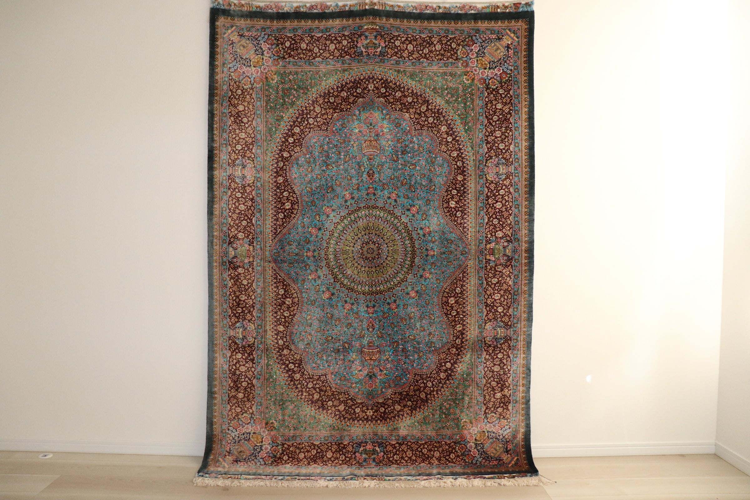 【美品】 ペルシャ絨毯 手織り クム Qom 産 メダリオン柄 シルク ペルシャ絨毯 クム産 シルク100% リビングサイズ ID23042