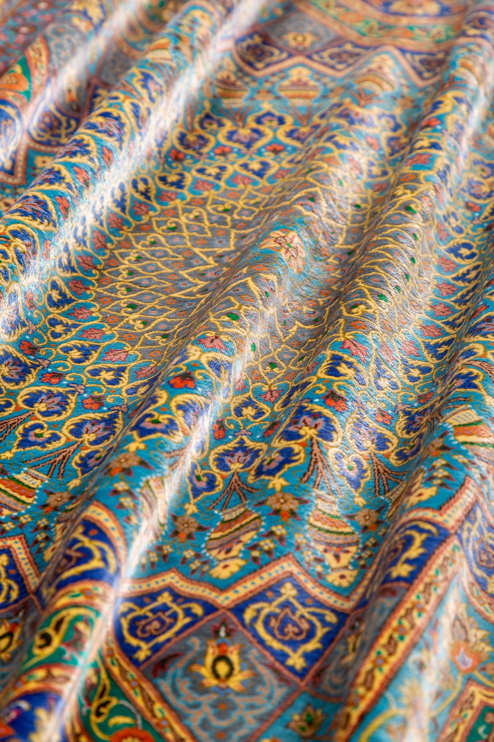 ペルシャ絨毯 クム産 シルク100% [アルバル工房] 人気のドーム柄