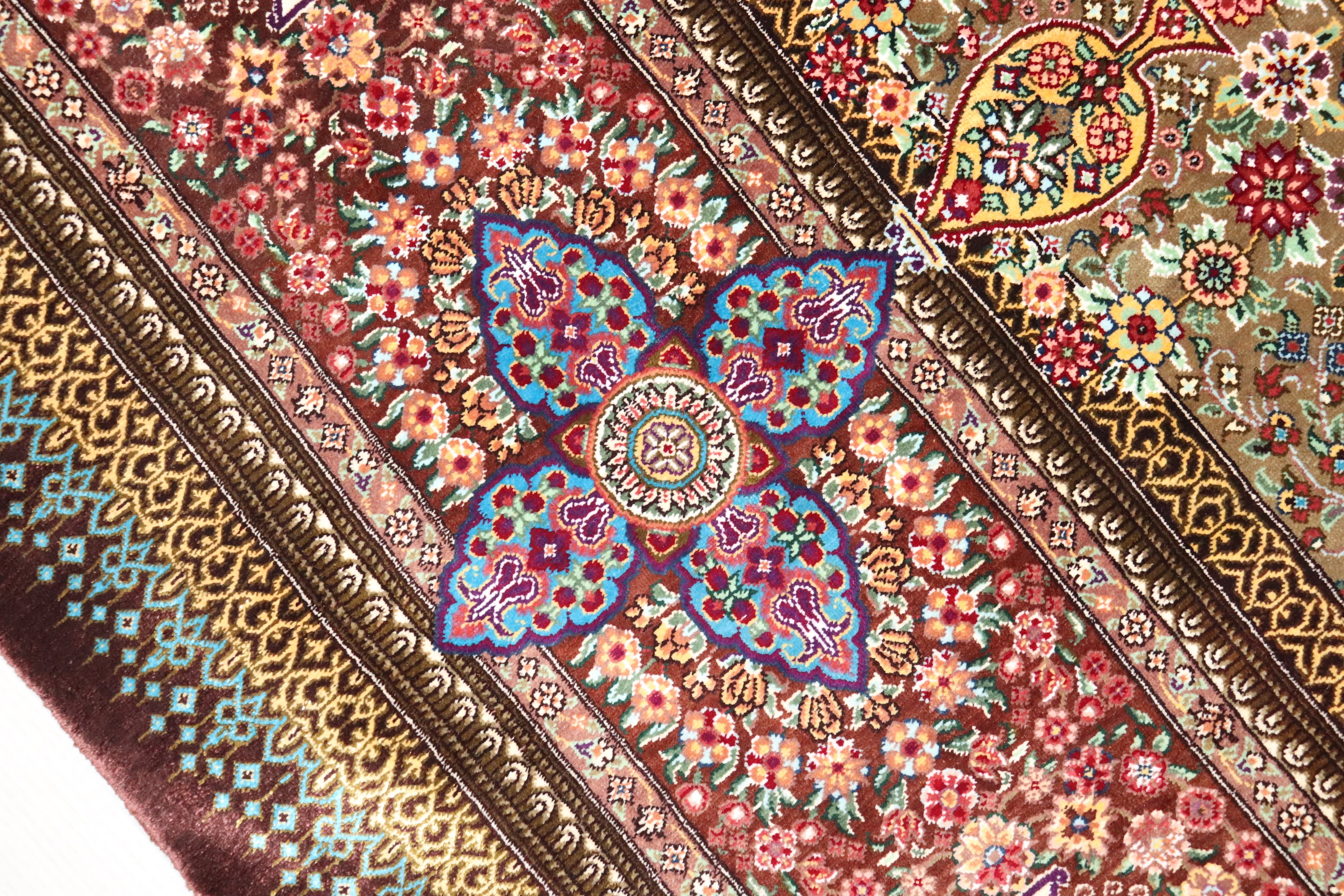 ペルシャ絨毯 クム産 シルク100% [セディギヤン工房] リビングサイズの