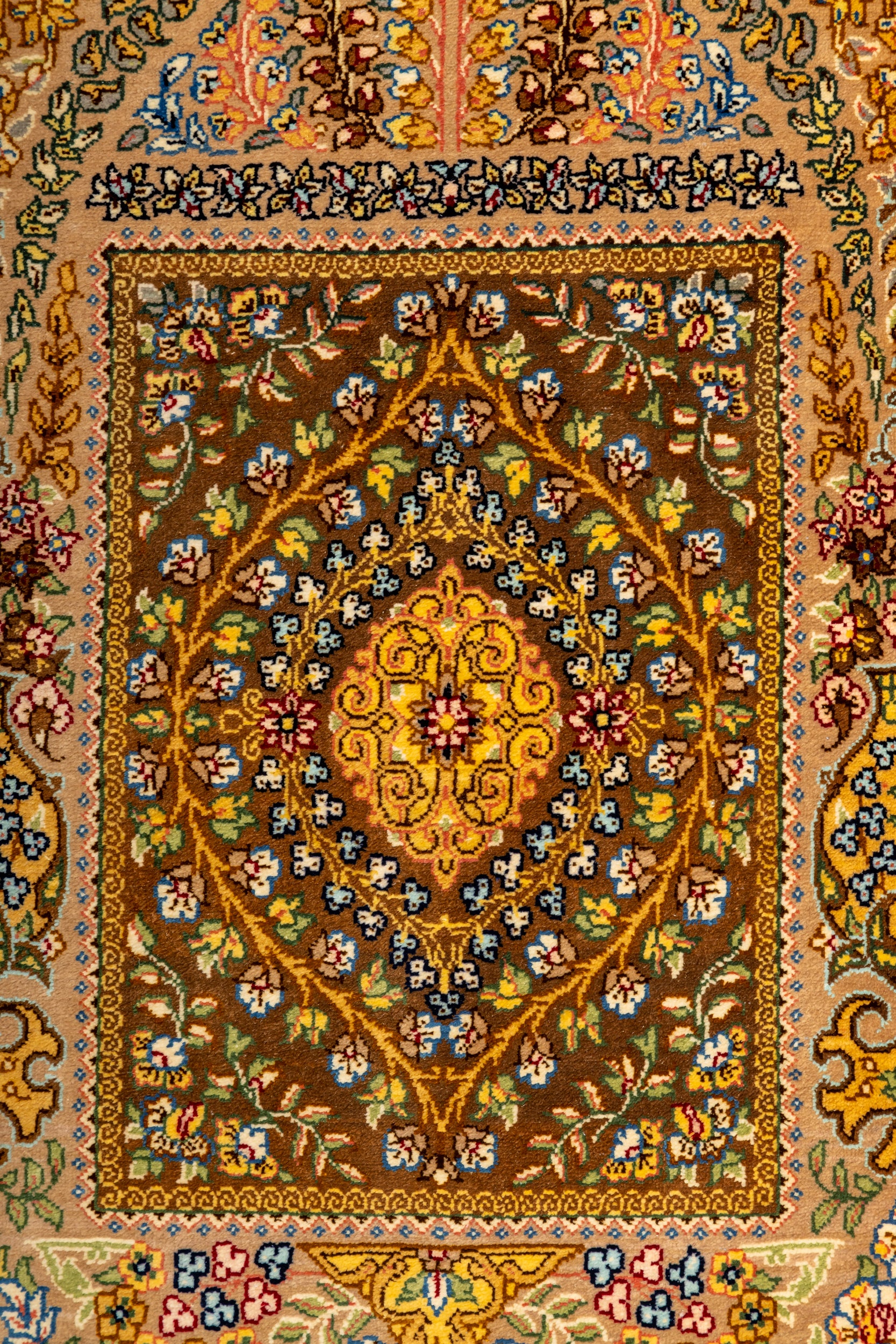 ペルシャ絨毯 クム産 シルク100% ジャリリ工房 リビングスペースサイズ