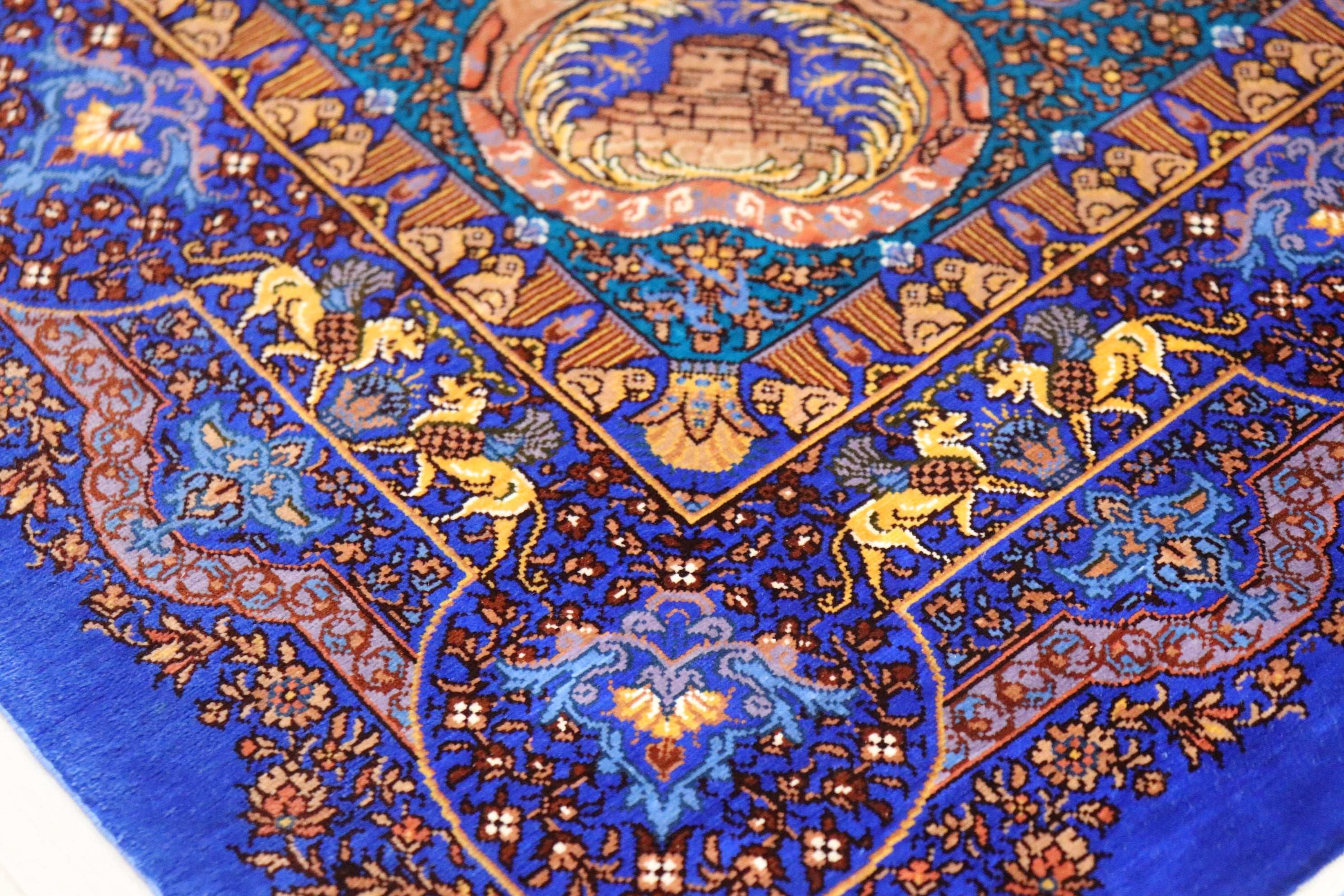 ペルシャ絨毯 クム産 シルク100% [ニクカル工房] 格式あるメダリオン柄