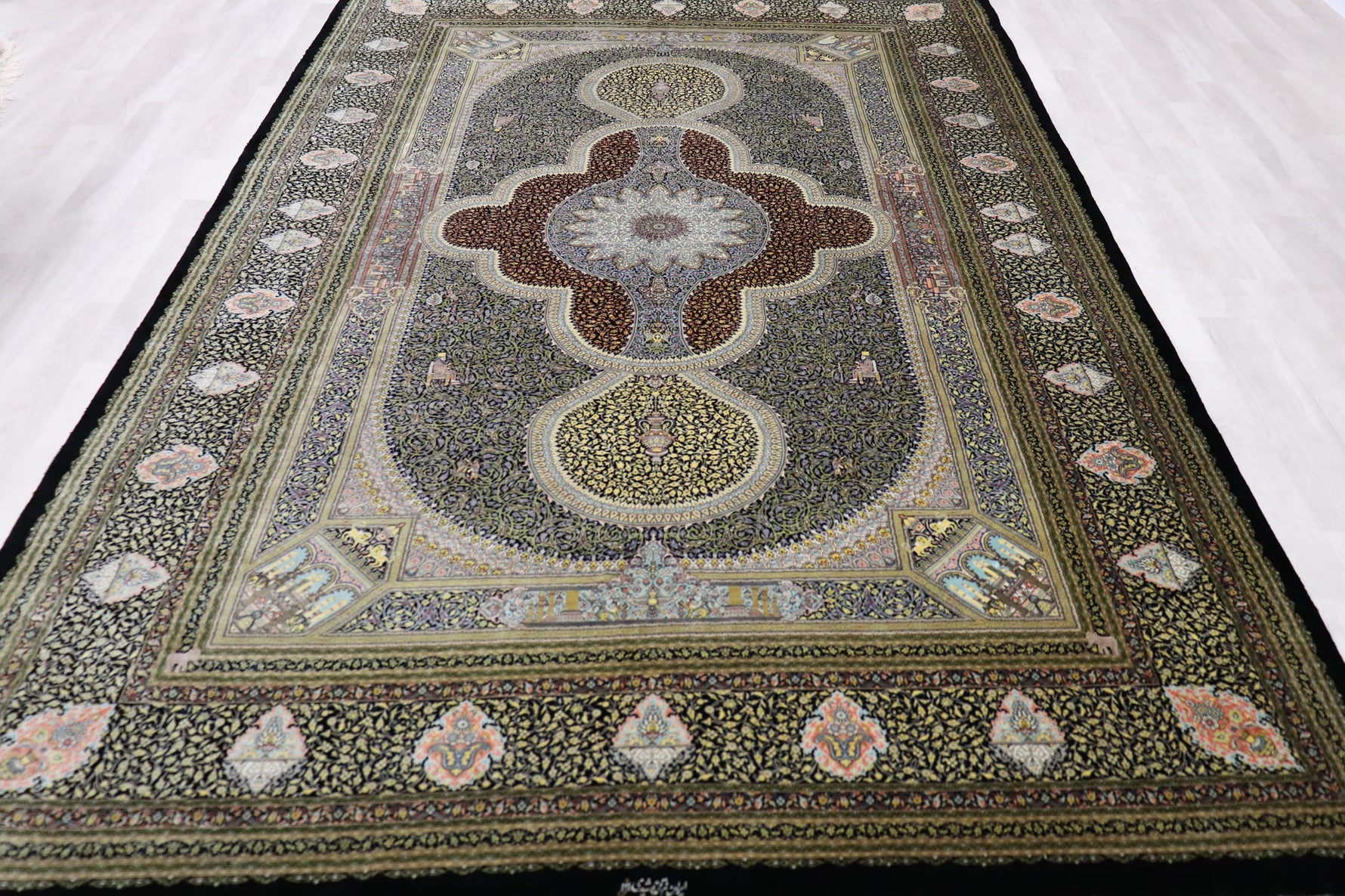 色彩の小宇宙 【ジャムシディ工房】 クム産シルク 195×317cm 黒×極彩色「夜の庭園」ID2300