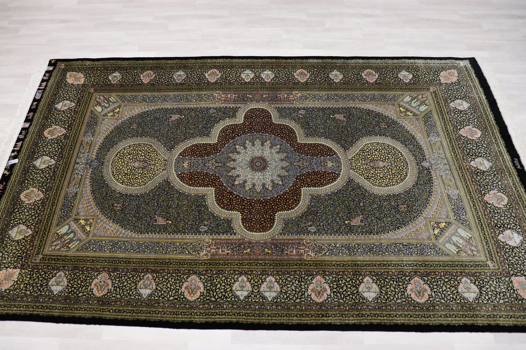 色彩の小宇宙 【ジャムシディ工房】 クム産シルク 195×317cm 黒×極彩色「夜の庭園」ID2300