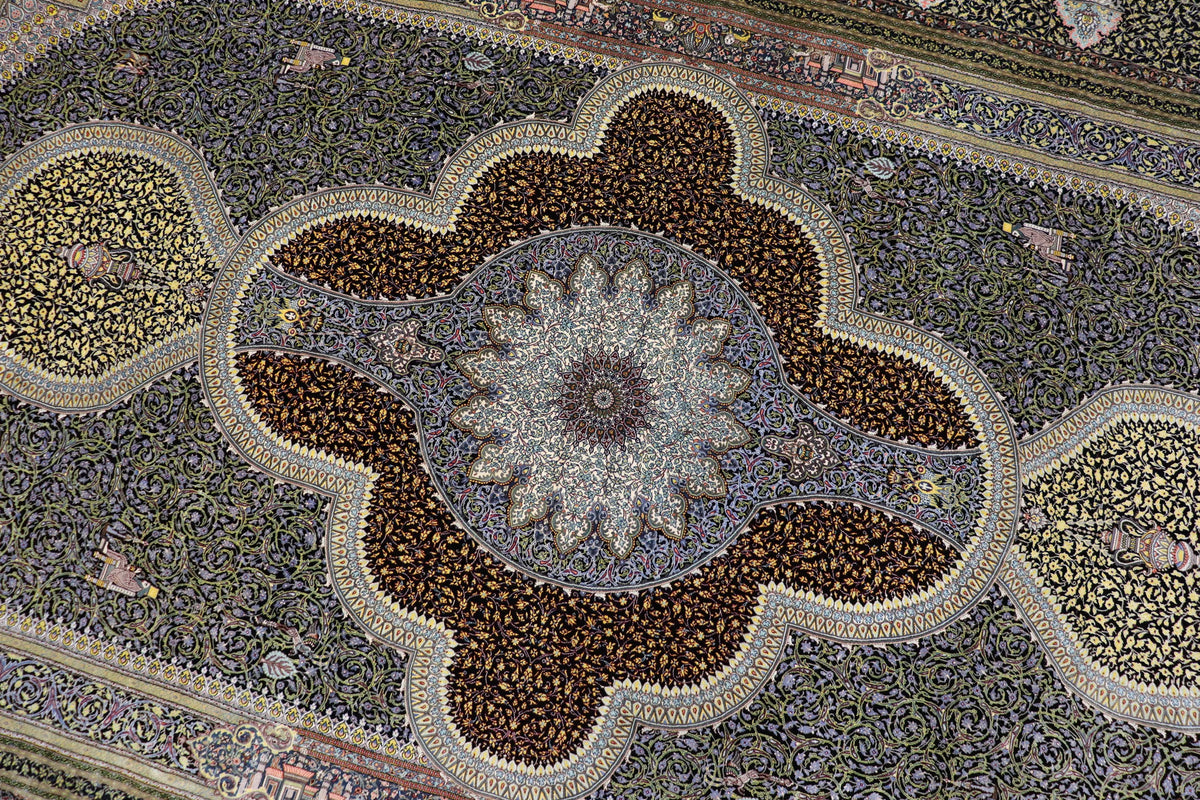 色彩の小宇宙 【ジャムシディ工房】 クム産シルク 195×317cm 黒×極彩色「夜の庭園」ID2300