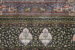 色彩の小宇宙 【ジャムシディ工房】 クム産シルク 195×317cm 黒×極彩色「夜の庭園」ID2300