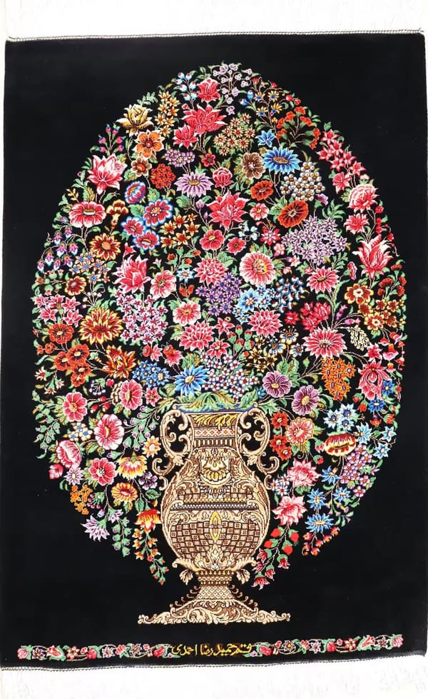 アハマディ工房 花瓶文様（黒地の花束／ゴルダーニー）多彩×紺 60×88cm (ID8026)