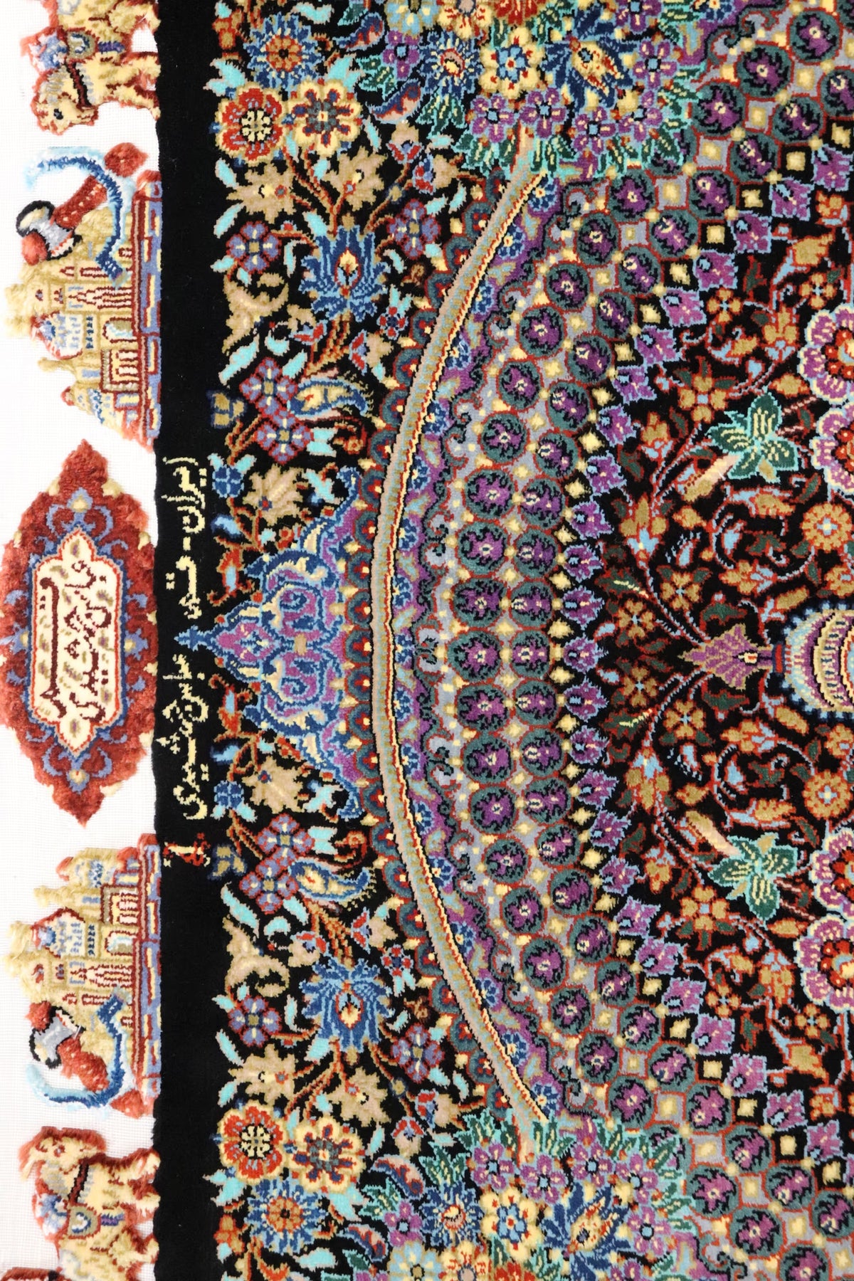 「漆黒の宝石」【ジャムシディ工房（アッバス）】 89×59cm 黒「Midnight Jewel」クム産シルク ID25022