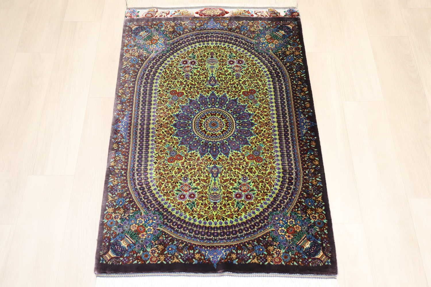 稀代のカラーリング 【ジャムシディ工房（アッバス）】 92×62cm ライムグリーン×紫「春の芽吹き」クム産シルク ID25021
