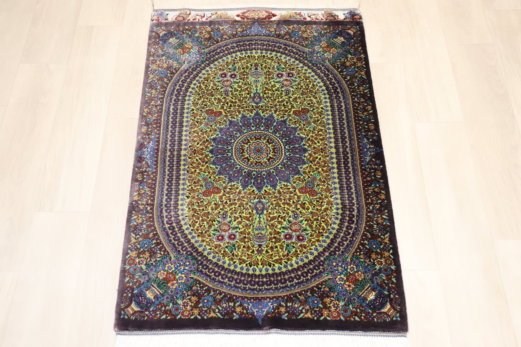 稀代のカラーリング 【ジャムシディ工房（アッバス）】 92×62cm ライムグリーン×紫「春の芽吹き」クム産シルク ID25021