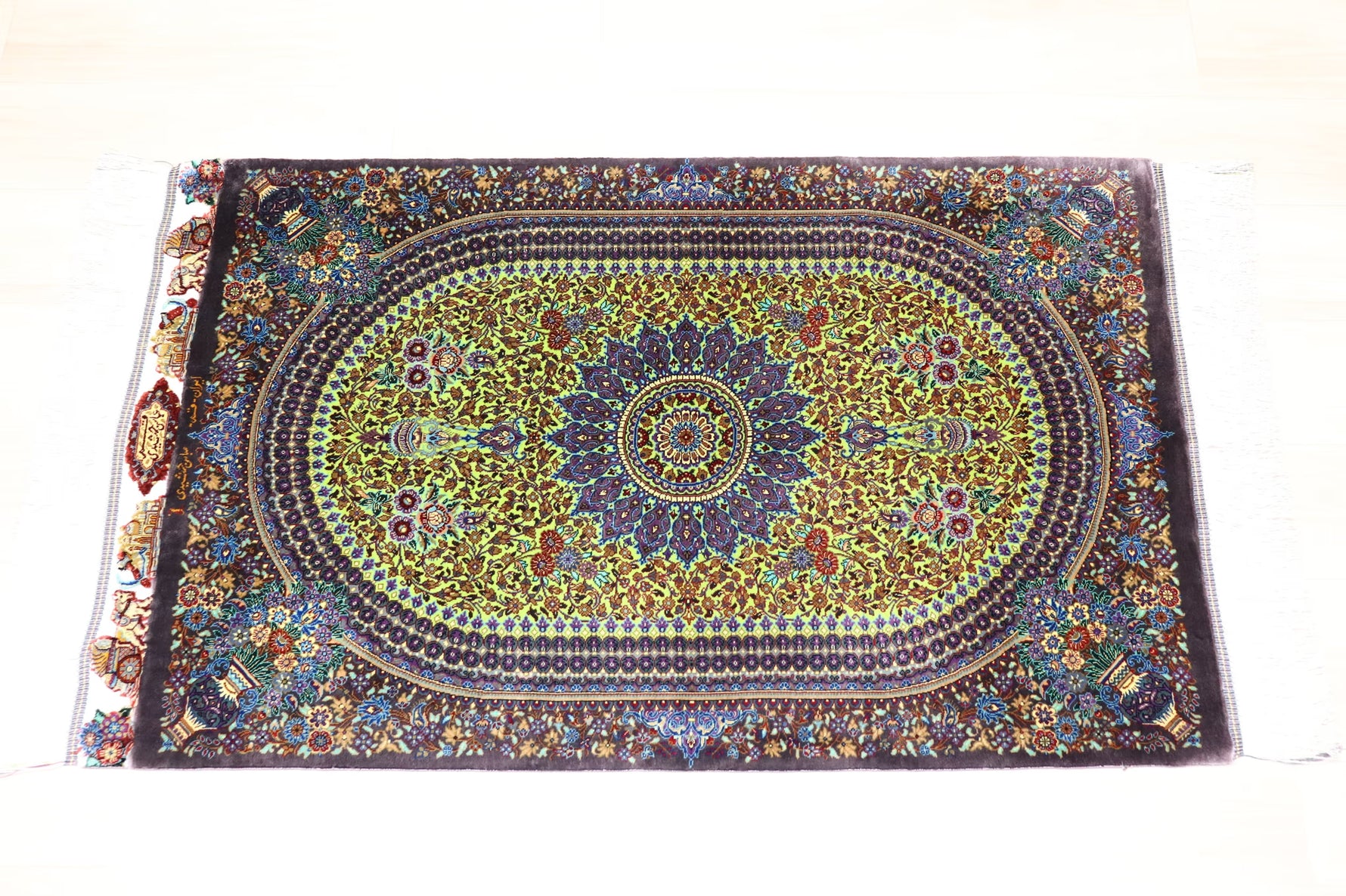稀代のカラーリング 【ジャムシディ工房（アッバス）】 92×62cm ライムグリーン×紫「春の芽吹き」クム産シルク ID25021