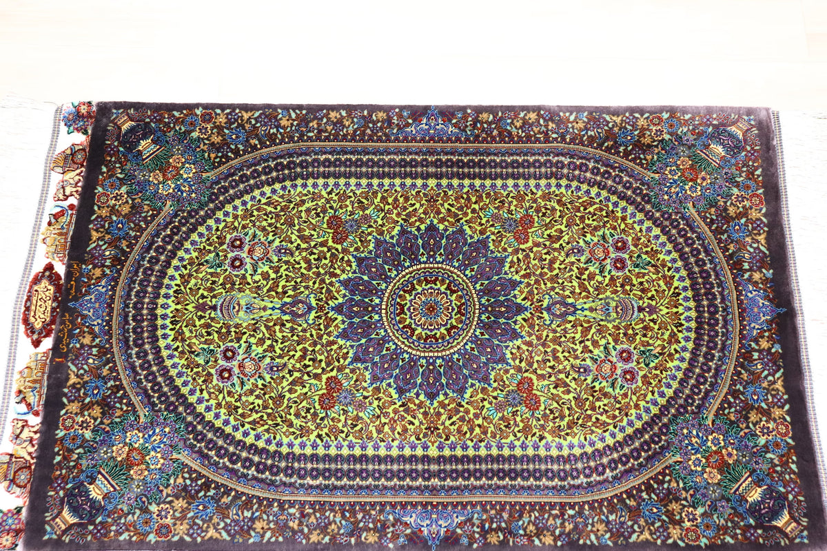 稀代のカラーリング 【ジャムシディ工房（アッバス）】 92×62cm ライムグリーン×紫「春の芽吹き」クム産シルク ID25021