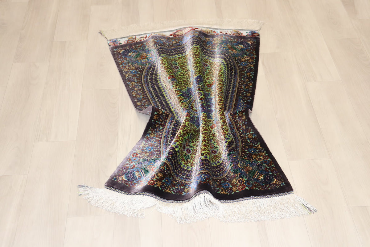 稀代のカラーリング 【ジャムシディ工房（アッバス）】 92×62cm ライムグリーン×紫「春の芽吹き」クム産シルク ID25021